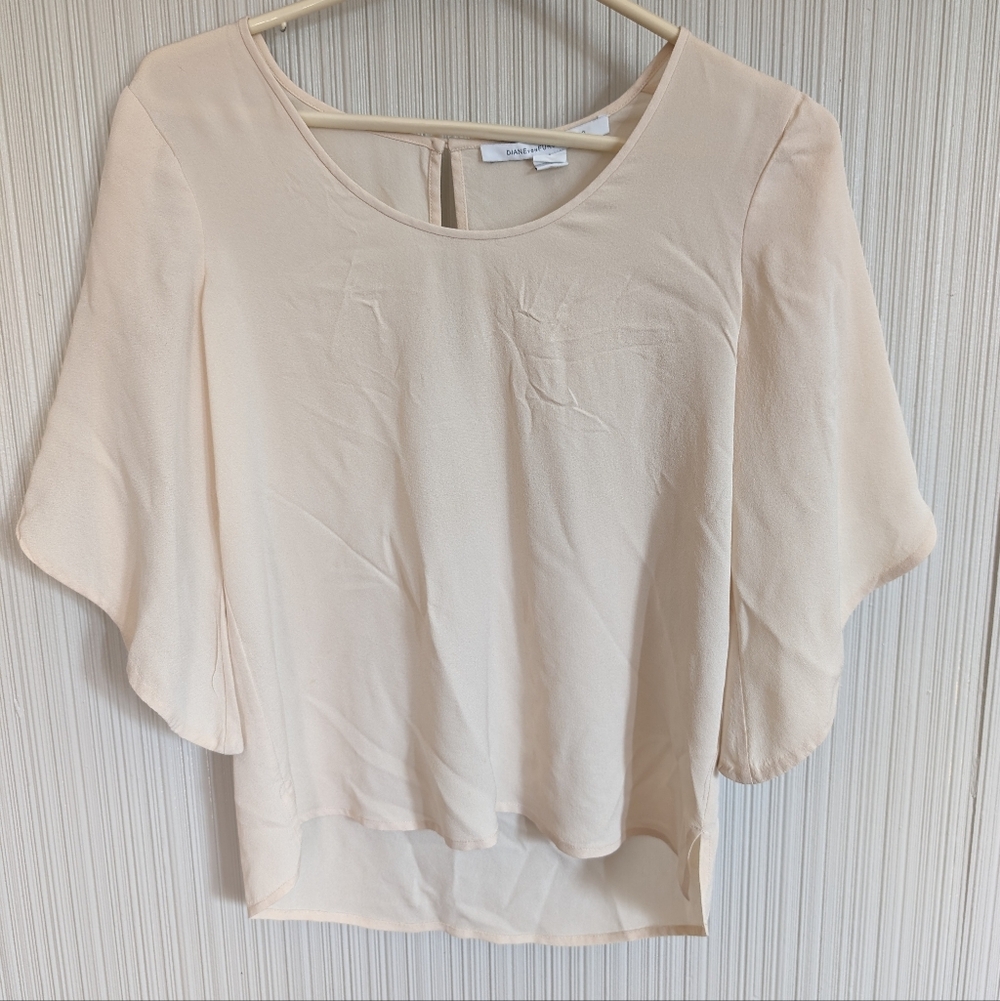 Diane Von Furstenberg Cream Color 3/4 Sleeve Woman's Blouse Size 0